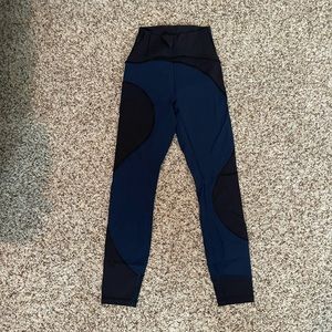 Lululemon Wonder Under Legging, size 6, 28’, blue/black